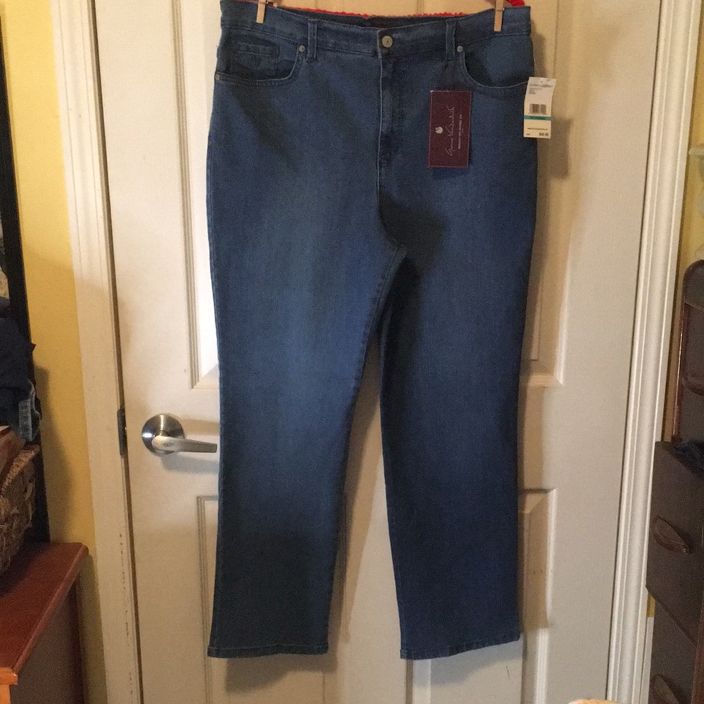 Medium Blue Colored Gloria Vanderbilt Amanda Jeans.